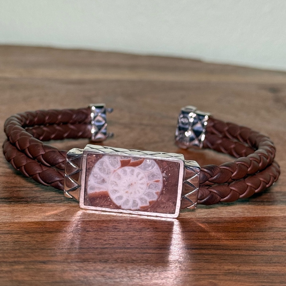 JOHN HARDY fossilized ammonite Stone, S.S .925, Brown Leather Bracelet. RARE